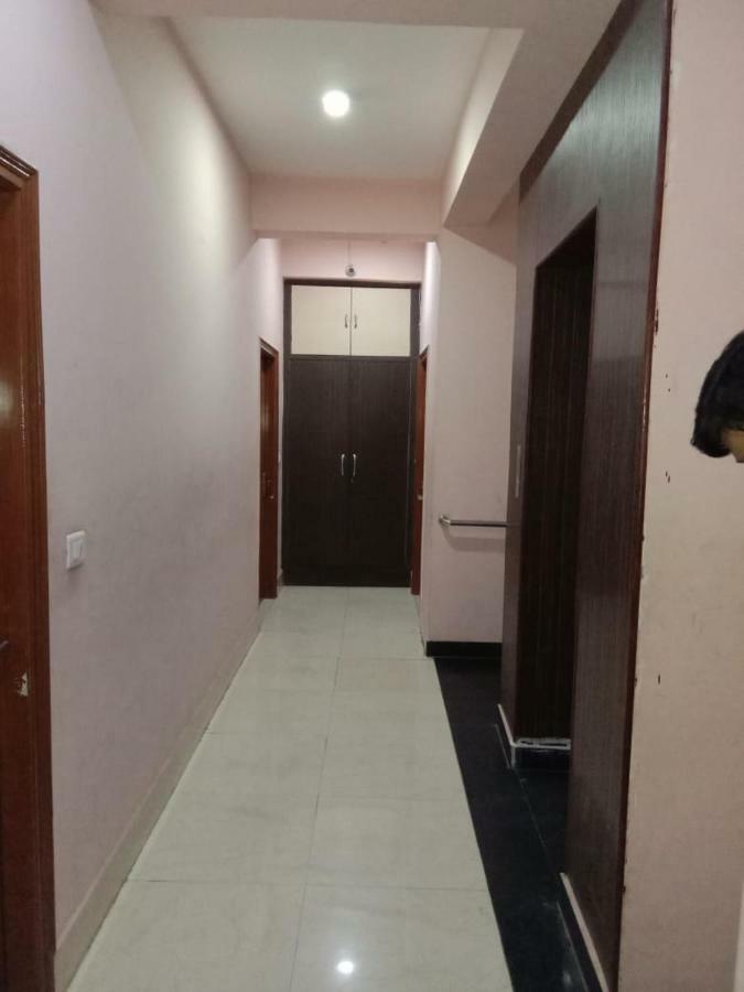 Adb Rooms Hotel De Pal Варанасі Екстер'єр фото